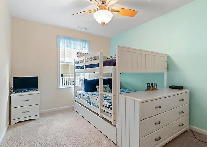 Spacious 3-bedroom Ocean Block Townhome In Ocean Steps From The & Attractions