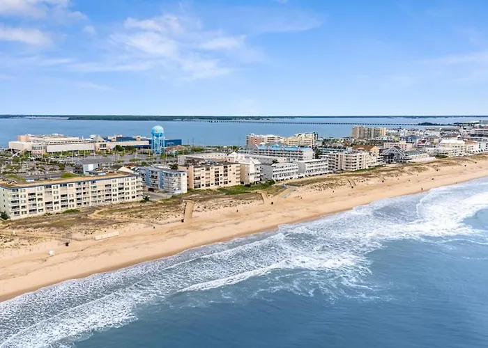 Spacious 3-bedroom Ocean Block Townhome In Ocean Steps From The & Attractions Ocean Stadt