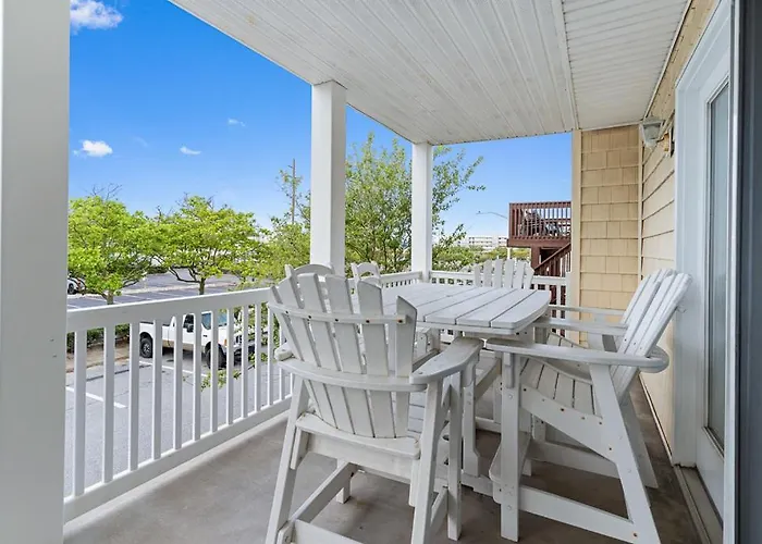 Ferienhaus Spacious 3-bedroom Ocean Block Townhome In Ocean Steps From The & Attractions *