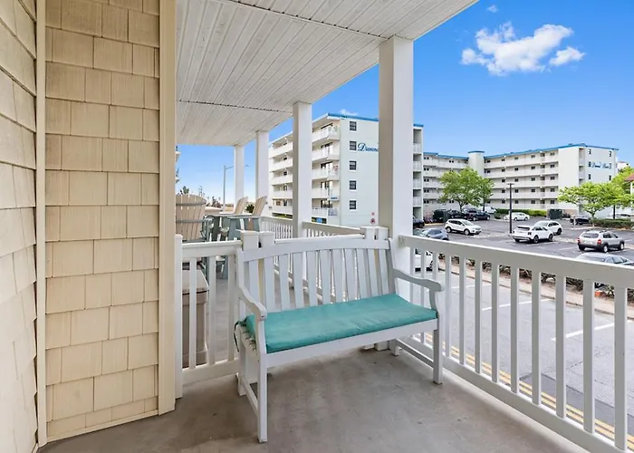 Spacious 3-bedroom Ocean Block Townhome In Ocean Steps From The & Attractions Ferienhaus Ocean Stadt