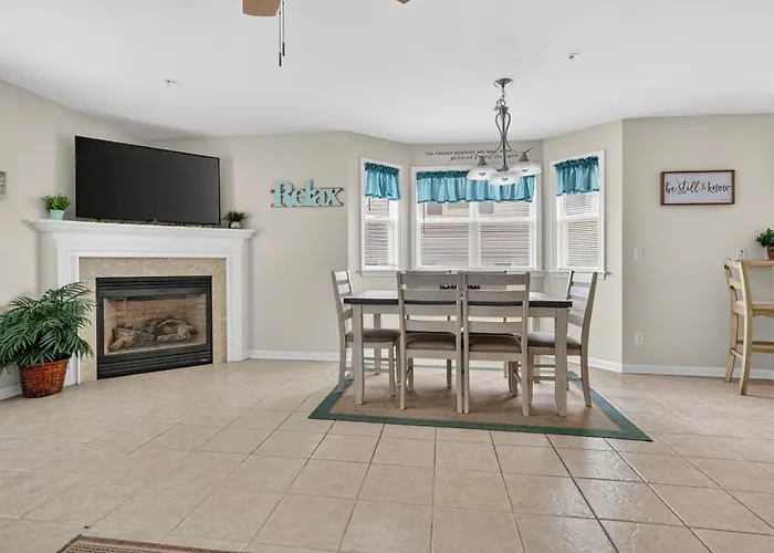 Spacious 3-bedroom Ocean Block Townhome In Ocean Steps From The & Attractions Ocean Stadt