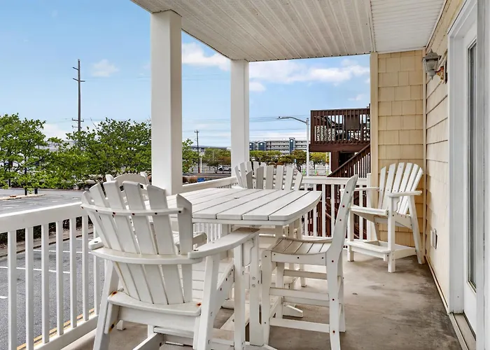 Spacious 3-bedroom Ocean Block Townhome In Ocean Steps From The & Attractions * Ocean Stadt